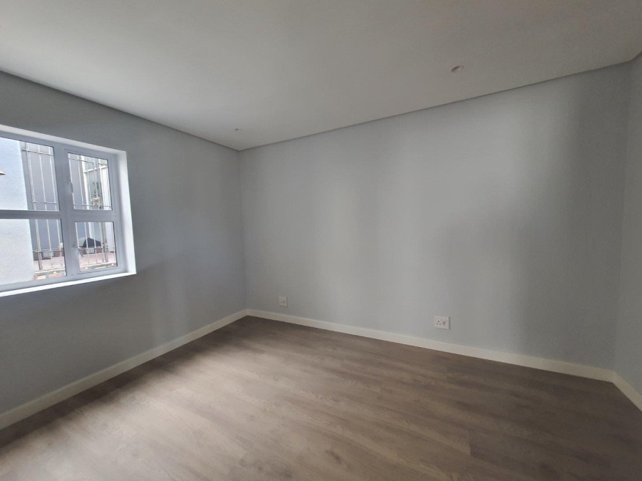 To Let 3 Bedroom Property for Rent in Loevenstein Western Cape
